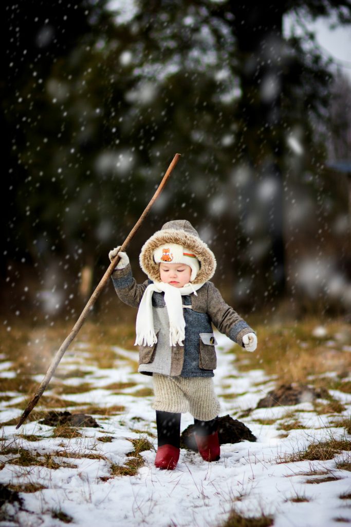 ребенок на природе, зима