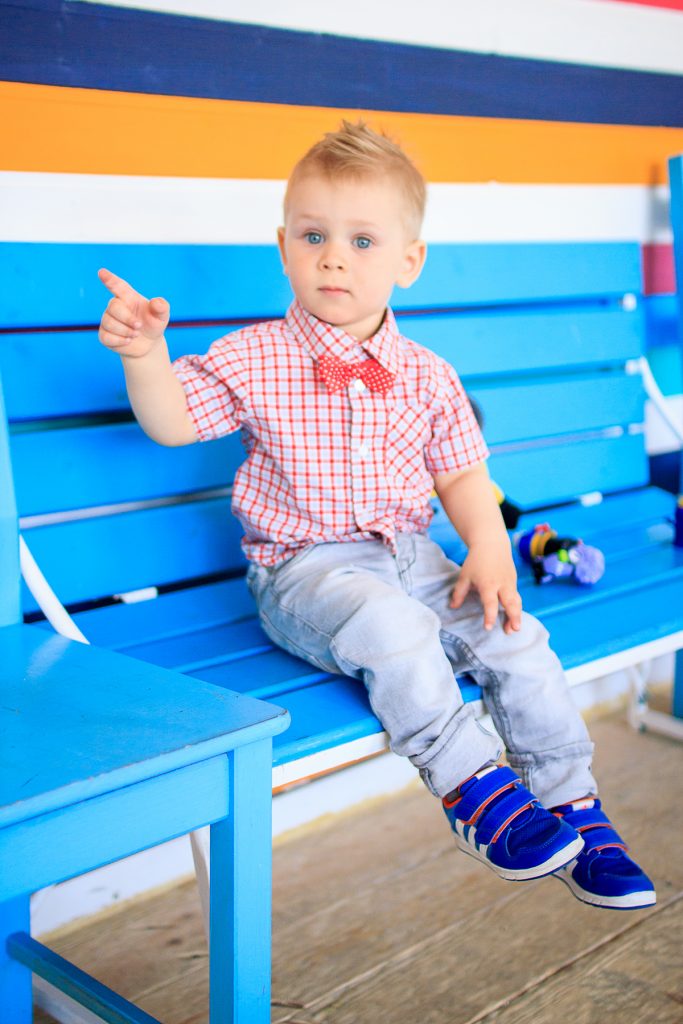 Мальчик в фото студии