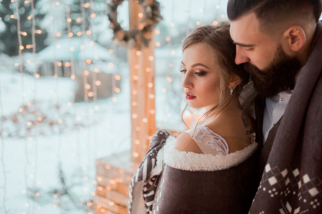 Свадебная пара,глинтвейн,пледы,зима