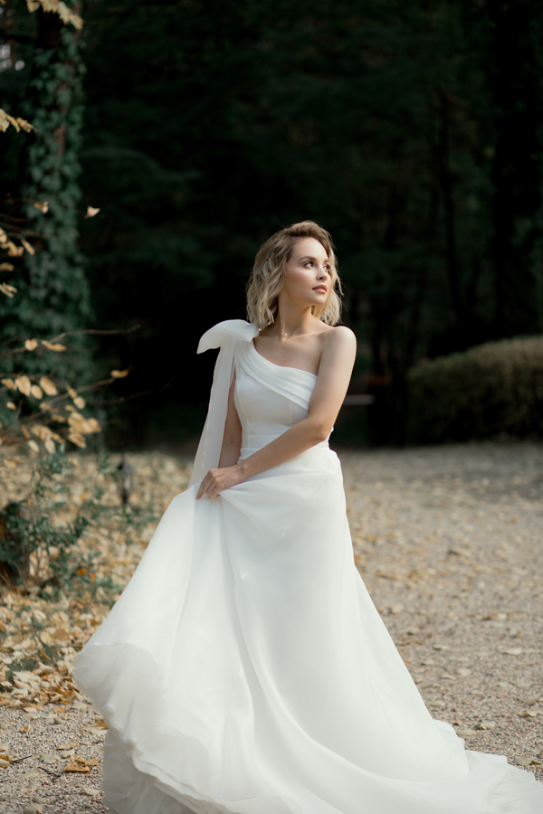 Свадебная фотография в Минске, невеста, пара красивая, красивое свадебное платье, усвадьба для свадьбы