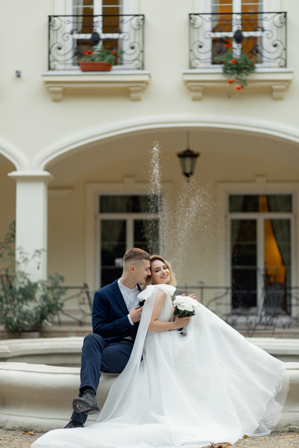 Свадебная фотография в Минске, невеста, пара красивая, красивое свадебное платье, усвадьба для свадьбы Фотограф Егор Ганевич Минск