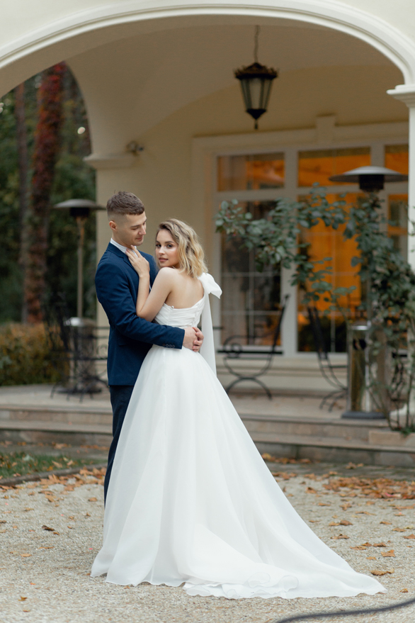 Свадебная фотография в Минске, невеста, пара красивая, красивое свадебное платье, усвадьба для свадьбы Фотограф Егор Ганевич Минск