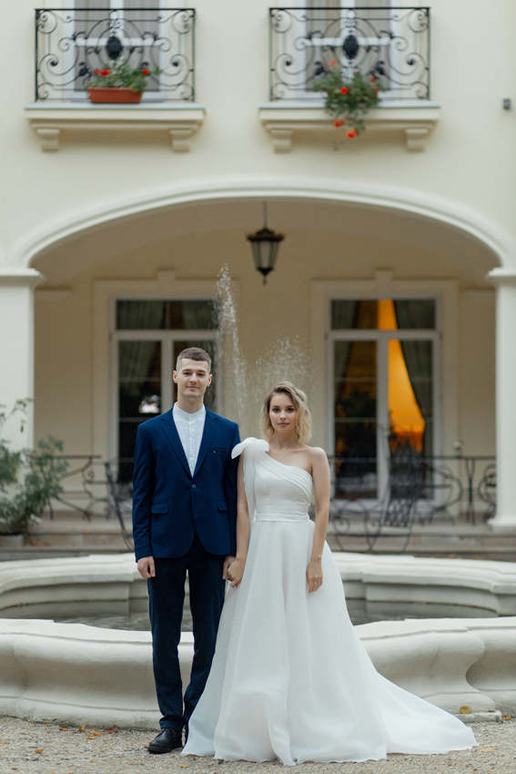 Свадебная фотография в Минске, невеста, пара красивая, красивое свадебное платье, усвадьба для свадьбы Фотограф Егор Ганевич Минск