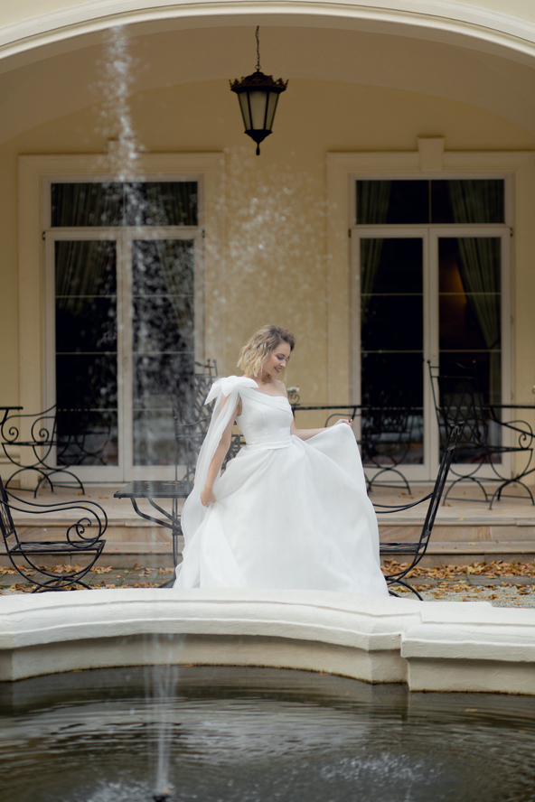 Свадебная фотография в Минске, невеста, пара красивая, красивое свадебное платье, усвадьба для свадьбы