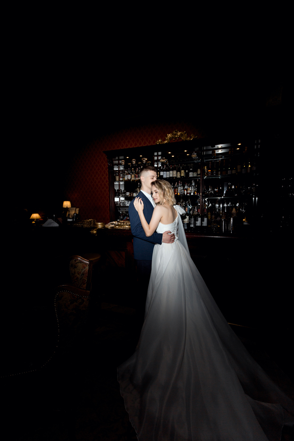 Свадебная фотография в Минске, невеста, пара красивая, красивое свадебное платье, усвадьба для свадьбы Фотограф Егор Ганевич Минск