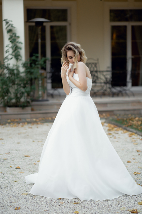 Свадебная фотография в Минске, невеста, пара красивая, красивое свадебное платье, усвадьба для свадьбы Фотограф Егор Ганевич Минск